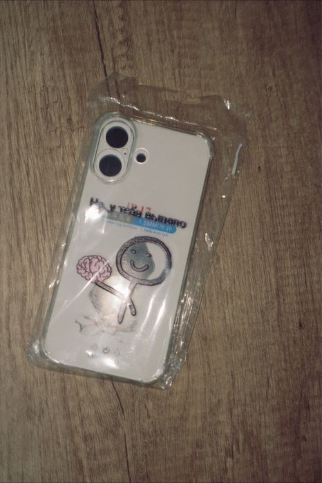 Срочно продам чехлы на айфон 17