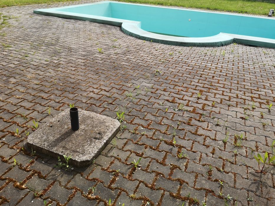 Spălăm pavaje curți garduri fațada acoperis