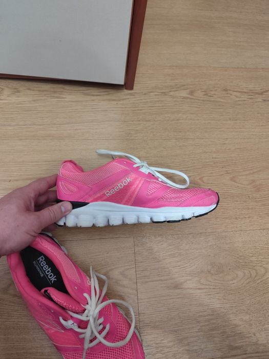 кросовки reebok hexaffect женские 37 размер