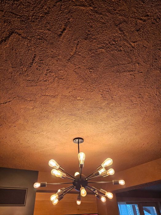 Лампа - черен метал с 18 крушки