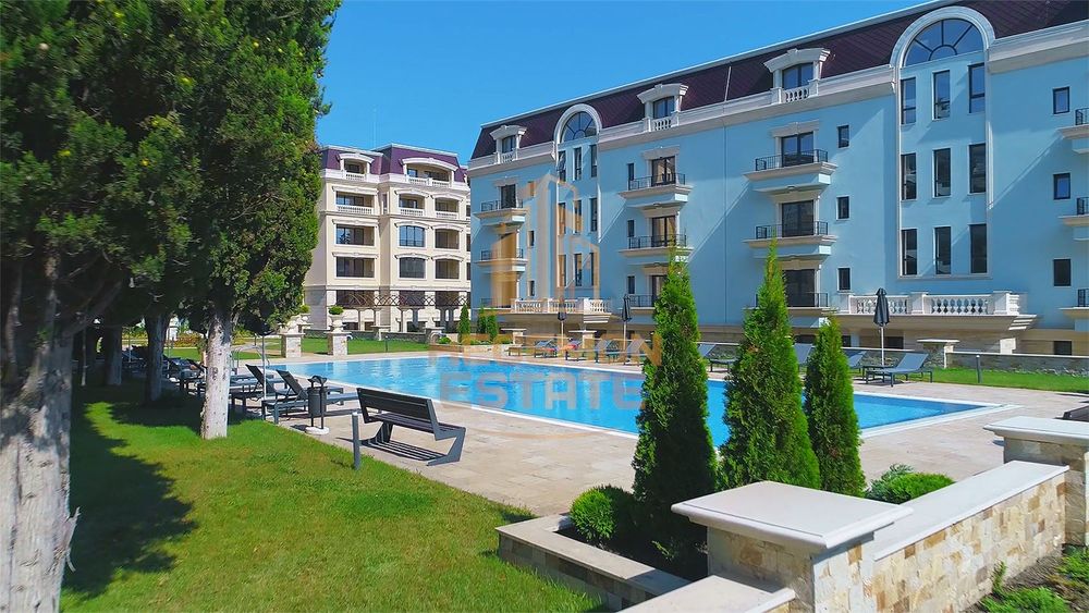 Дава се под наем Двустаен апартамент в к.к. Св.Св. Константин и Елена - 77 кв.м за 800 € - Снимка #1