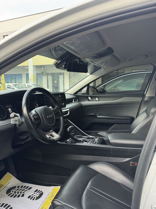 Kia K5 2023 Bez lyuk