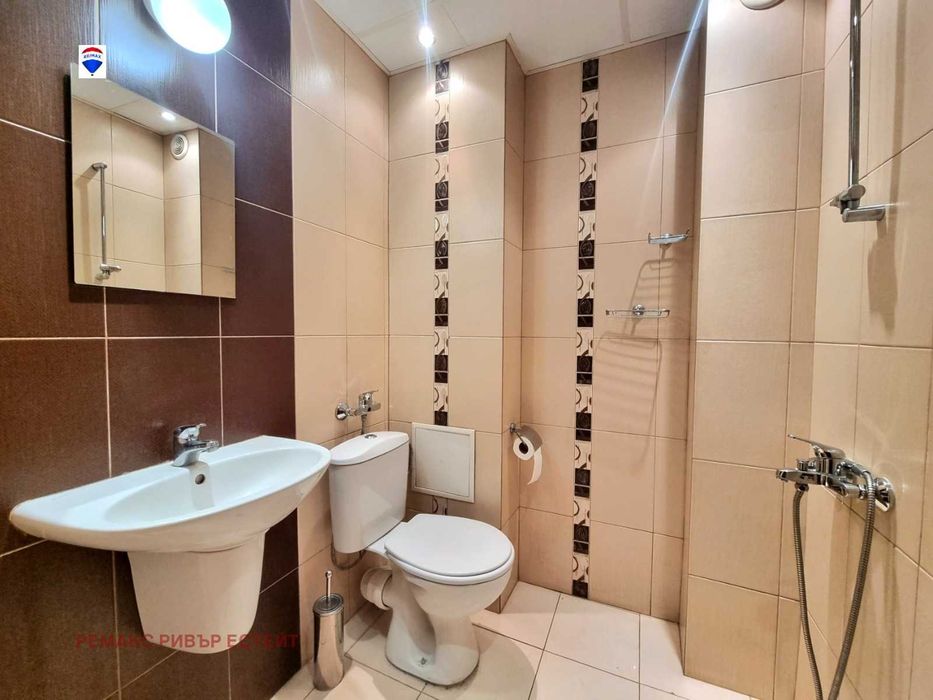 Продава се Тристаен апартамент в Русе, Възраждане - 86 кв.м за 1062 €/кв.м - Снимка #12