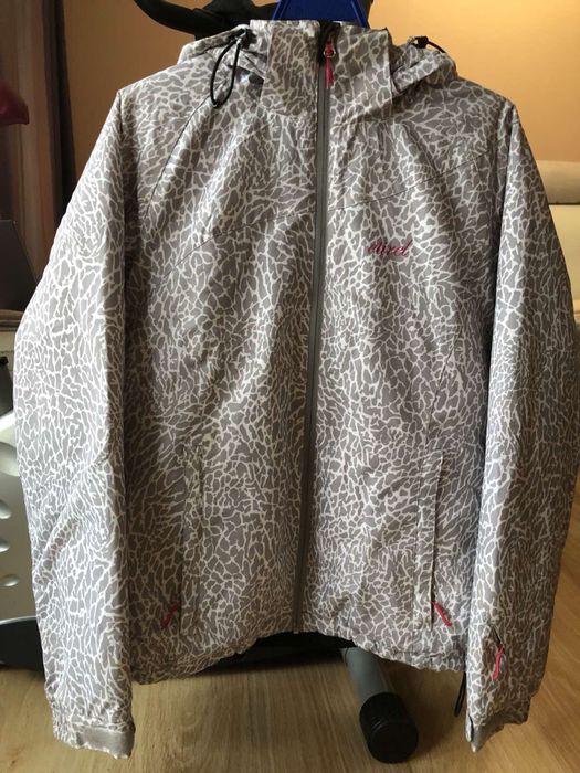 Женско ски яке бяло