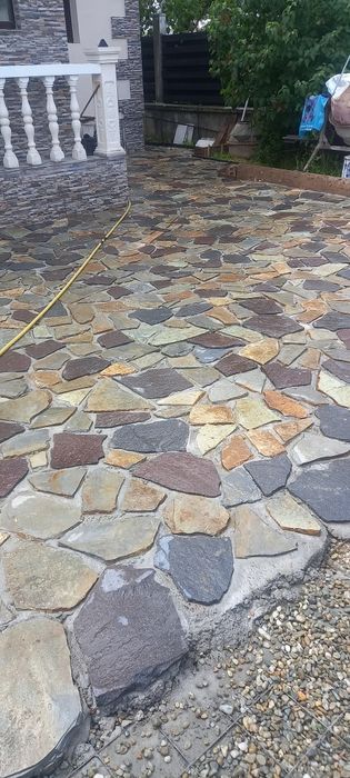 Vând piatră și montez