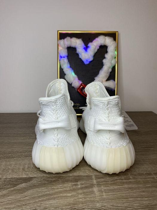Yeezy 350v2 Triple White