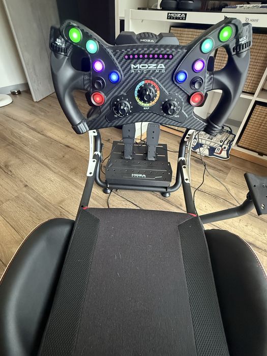 MOZA R3 Direct Drive + Volan MOZA KS + Pedale | Stare ca nouă