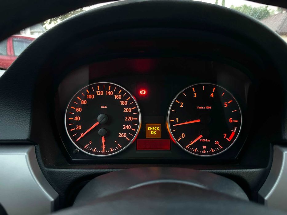 BMW Seria 320i E90 2006