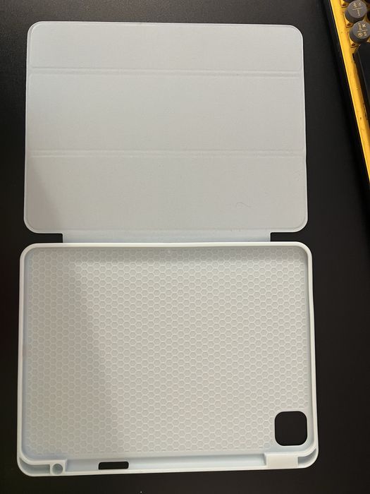Кейс за Ipad pro 11 второ пололение 2020