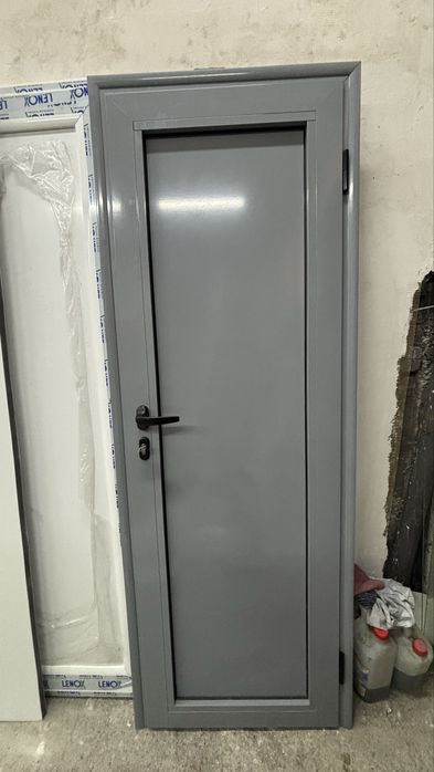 Алуминиева врата за баня