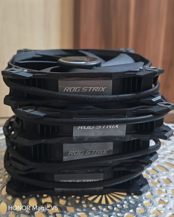 4 Ventilatoare ASUS ROG Strix XF 120 (120mm, Negru) - Stare impecabilă