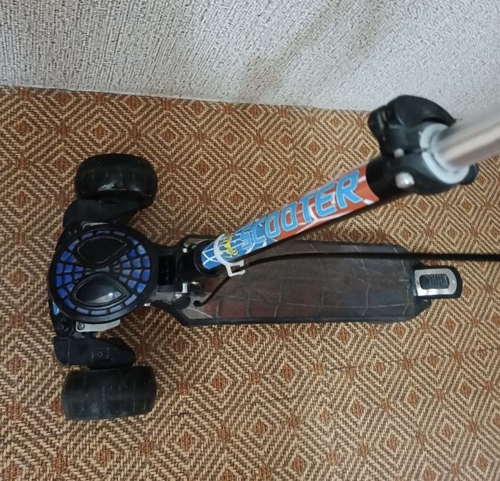 Самокат детский.