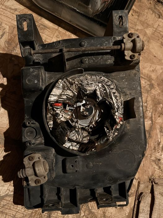 Продам фары на митсубиси