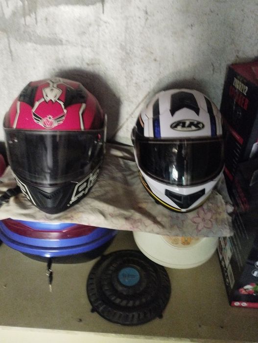 Срочно продам шлем и матор и прочее
