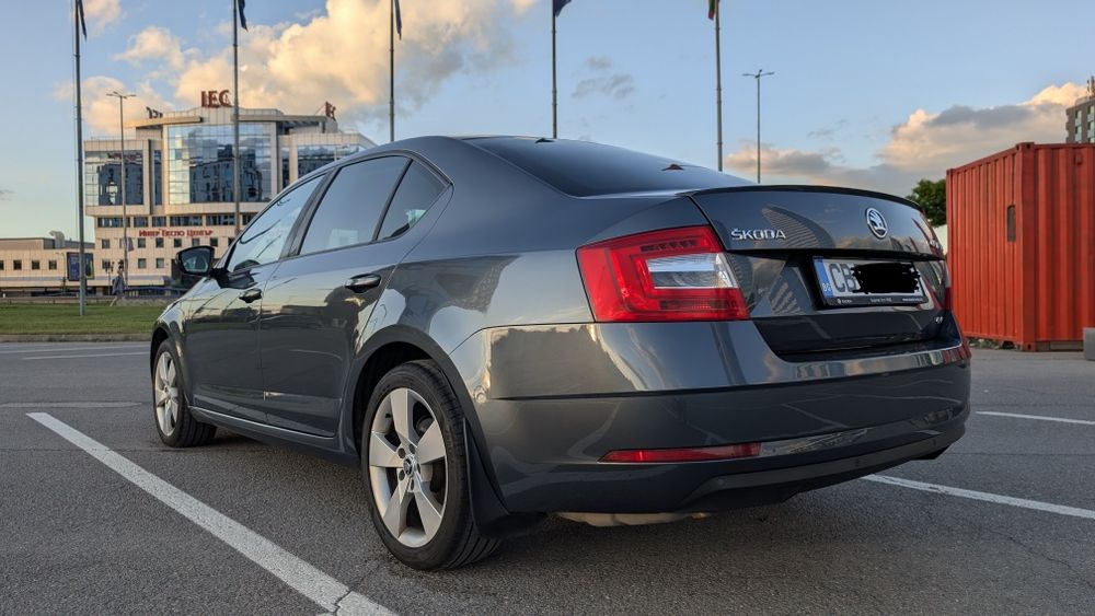 Обслужен, Skoda Octavia 2.0TDI DSG 4x4 Facelift