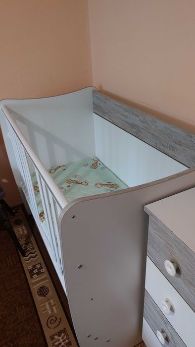 Детска кошара с люлка