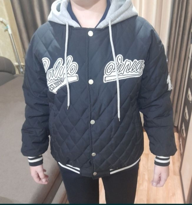 Продам куртку подростковую