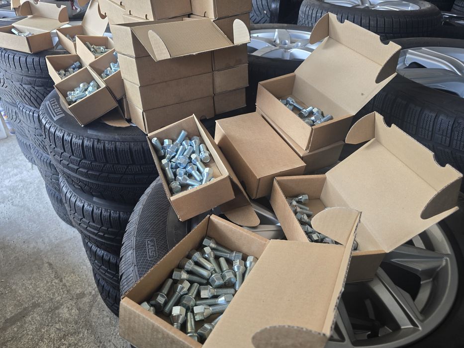 Чисто нови Болтове за Джанти НА ЕДРО 42  КОМПЛЕКТА !