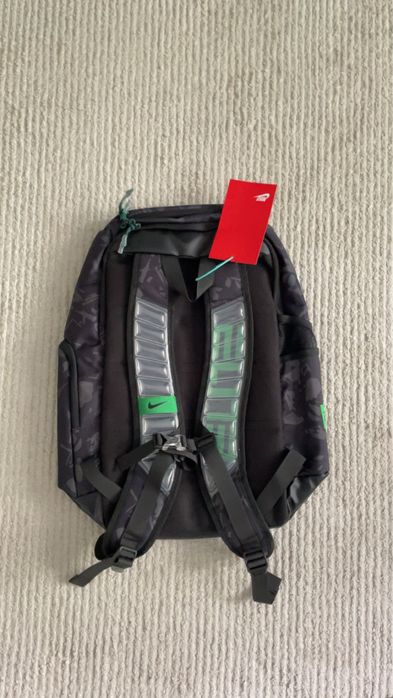 Новые рюкзаки Nike elite and utility