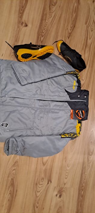 Футболно зимно яке Saller 164 см +  бунонки Saller 40 номер, ЧИСТО НОВ