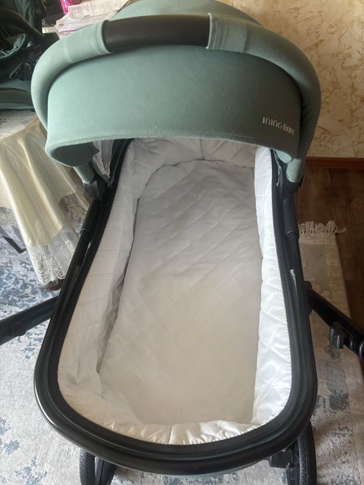 Коляска два в одном.(люлька,прогулочная)