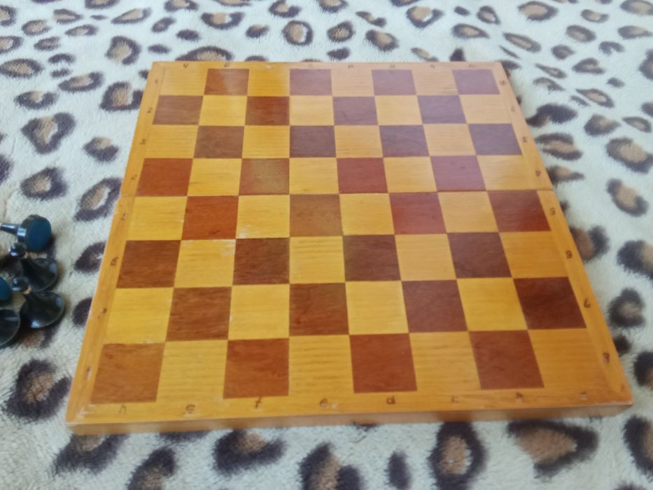 Шахматы СССР  ( размер 37 см х 37 см )