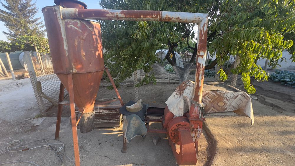 Продавам Фуражомелка