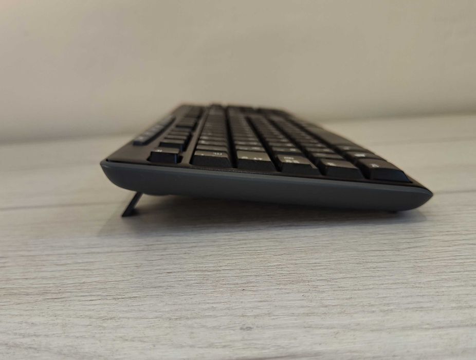 Продам Logitech MK270 комплект клавиатура + мышь