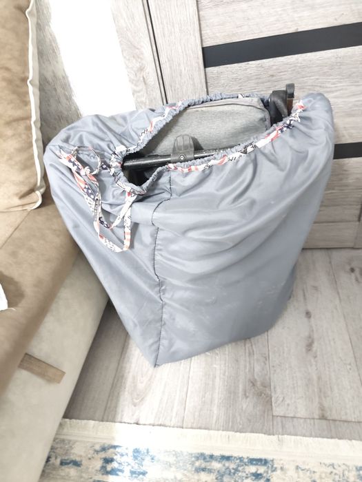 Продам прогулочную коляску