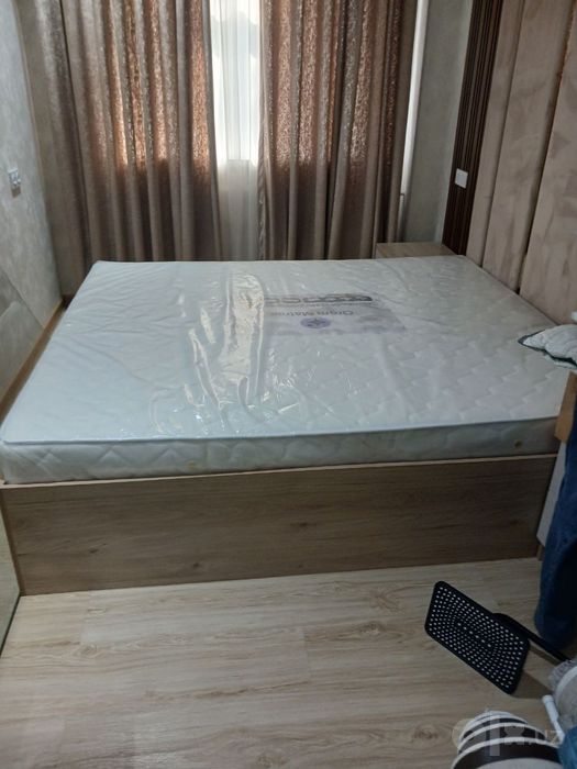 Двуспальная кровать