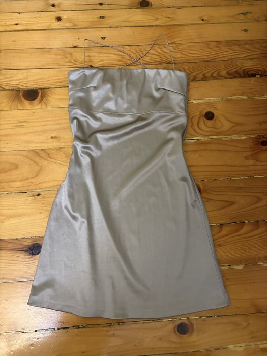 Къси сатенени рокли