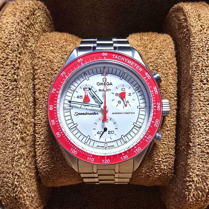 Часовник Omega x Swatch mod в метален кейс на Pagani design