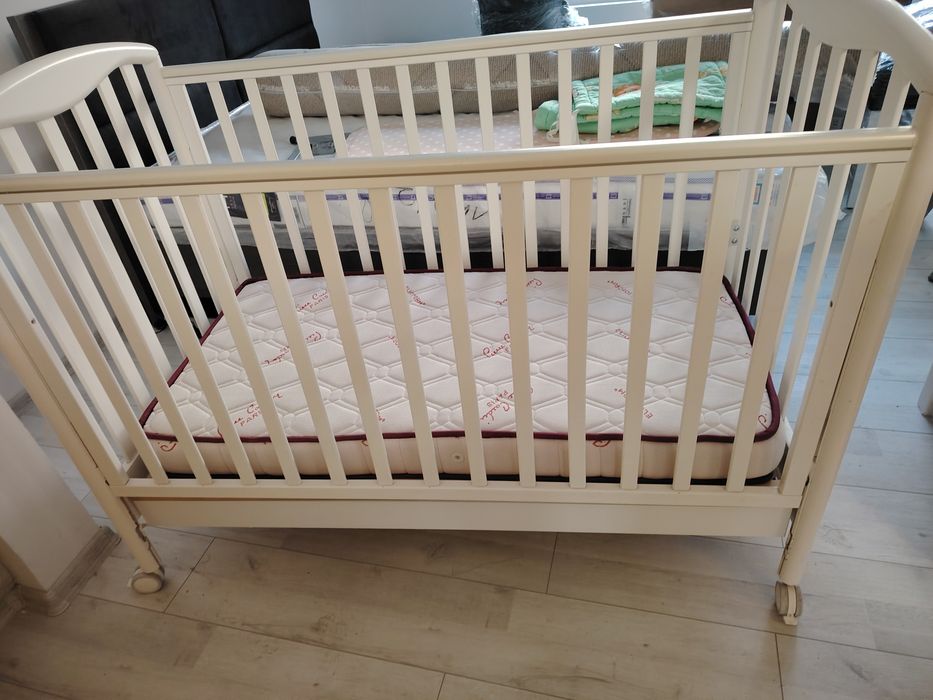 Бебешка кошара с колелца подарък матрак