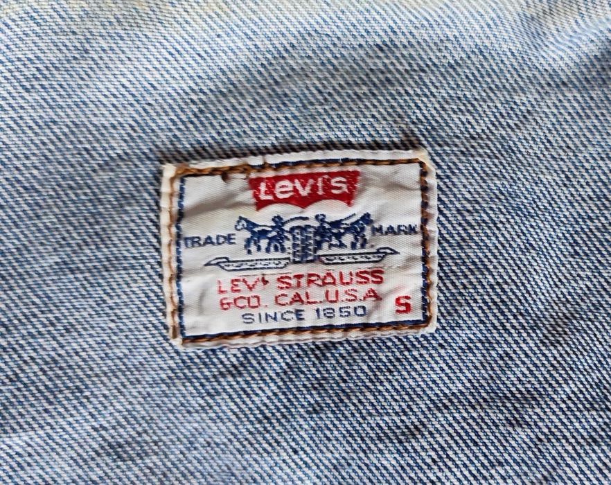 Джинсовая куртка Levis размер S