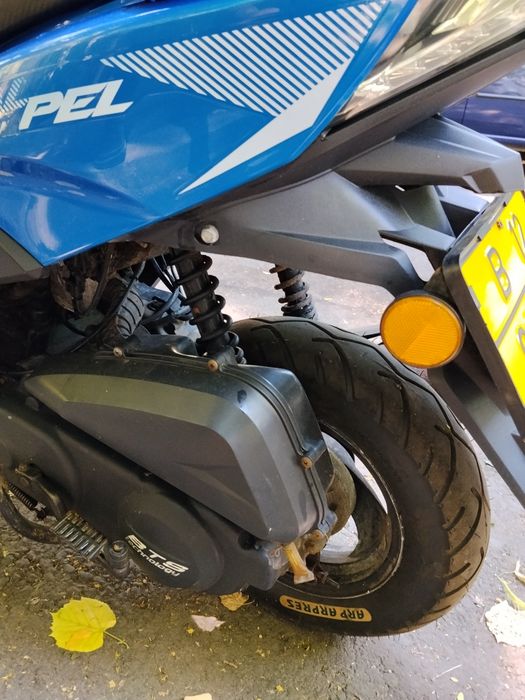 Vând scuter Barton Scalpel 49cc
