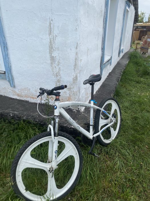 Скоросной велосипед BMW