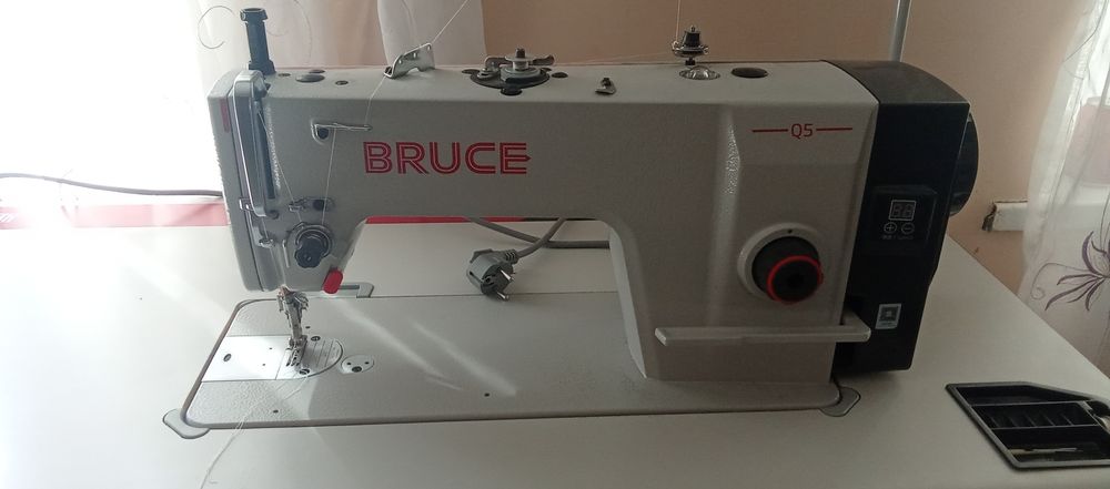 Bruce modeldagi tikuv mashinasi