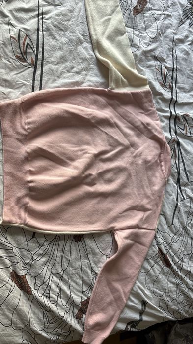 продам свитер розовый