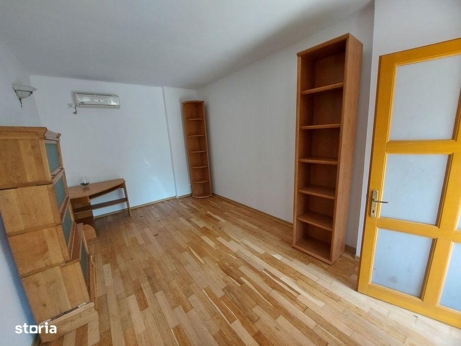 casa zona Trei Ierarhi , garaj , beci , curte