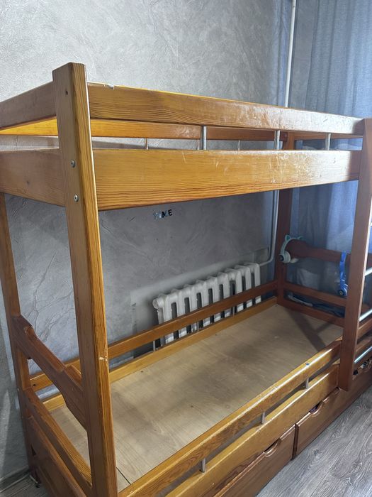 Продам двухярусную кровать
