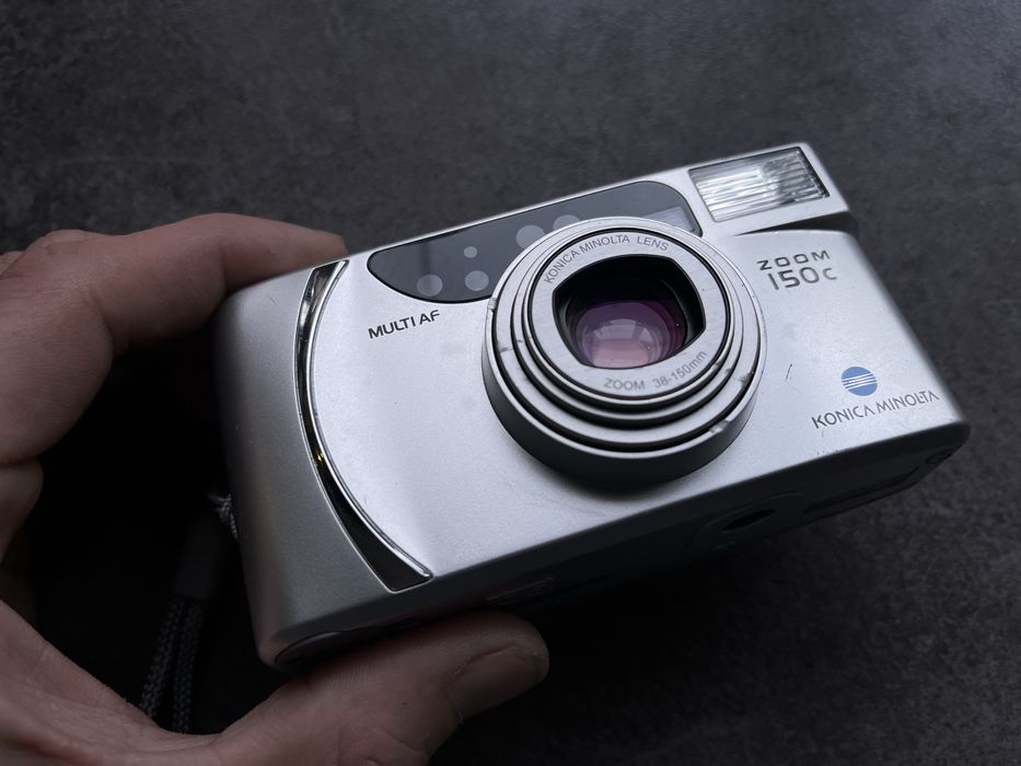 Minolta zoom 150 c aparat foto pe film