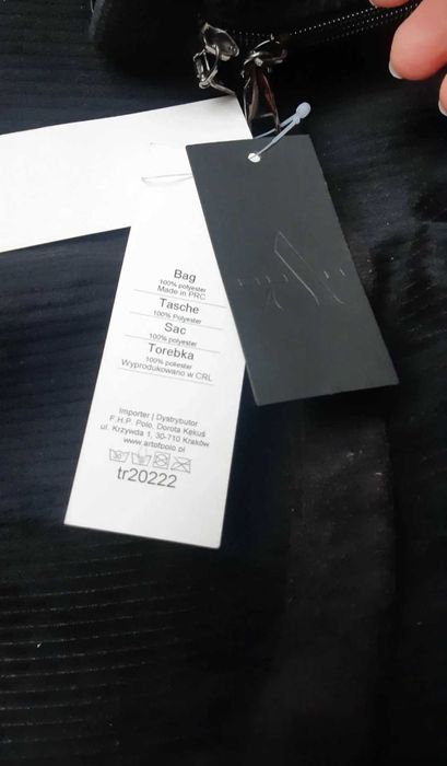 Geanta neagra din catifea raiata in stil boho/sport