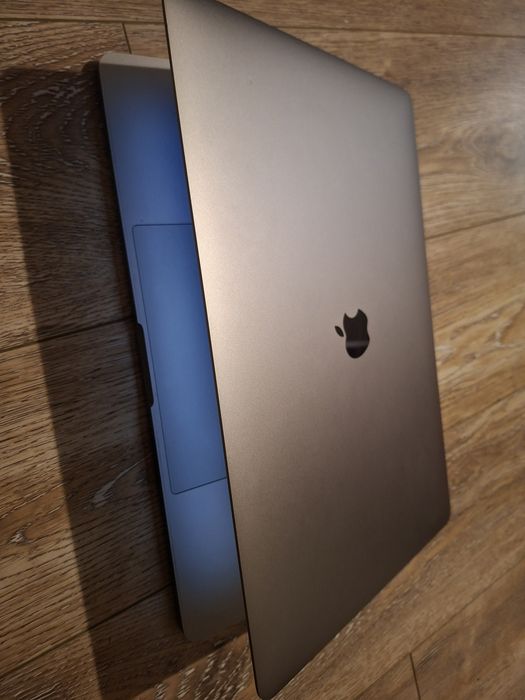 Macbook Pro 15 Touchbar i7/16gb 512gb ssd 2018 Bucuresti Sectorul