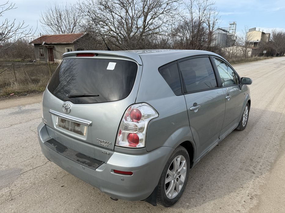Toyota Corolla Verso 2.2 на части