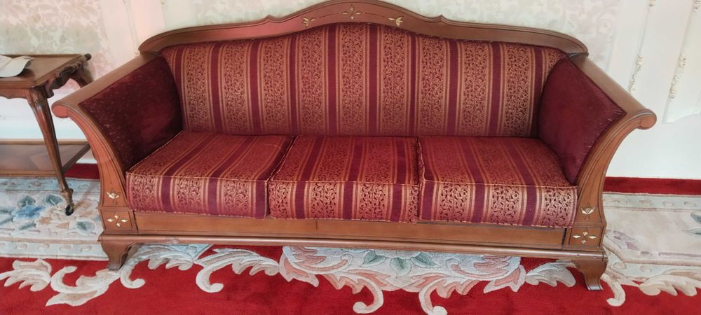 Выездная химчистка мягкая мебель ковры