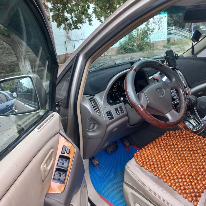 Продаю срочно Lexus RX 300