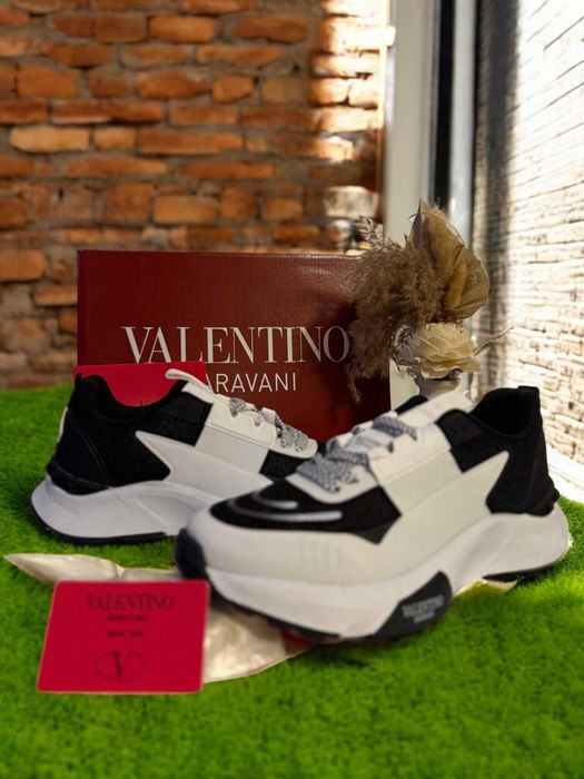 Adidasi Valentino True Act Negru - Alb - Produs Full Box Premium