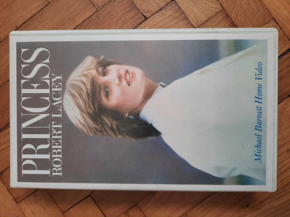 Set de 6 casete VHS   despre istoria regalitatii in Marea Britanie