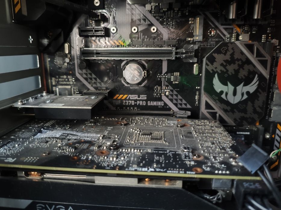 Настолен компютър + 27″ Монитор –Комплект