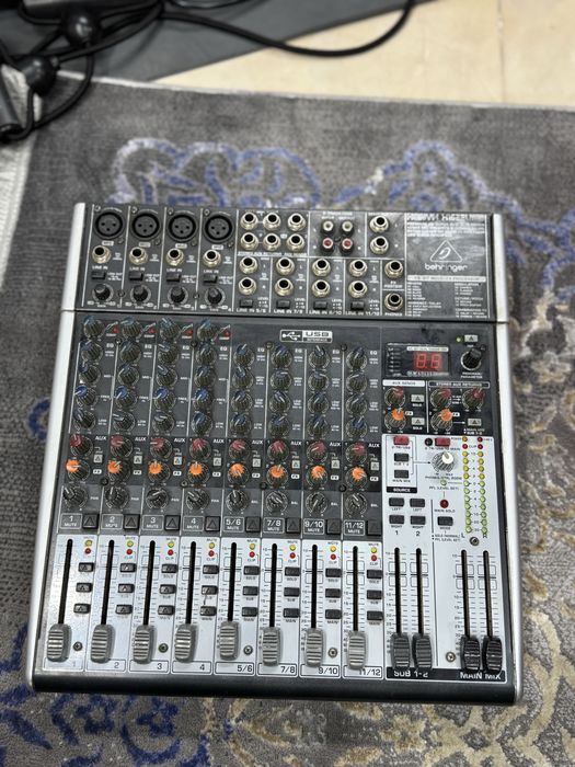 Behringer XENYX X1622USB